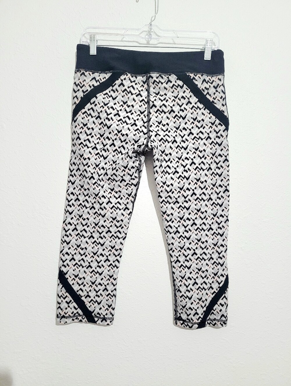 Trina Turk Recreation Activewear Set Jacket & Crop Leggings Pink Black Women L - Picture 5 of 16